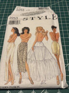 Style 2253 Sewing Pattern Misses Underskirt & Half Slips Size A SM-LG 8 Pieces